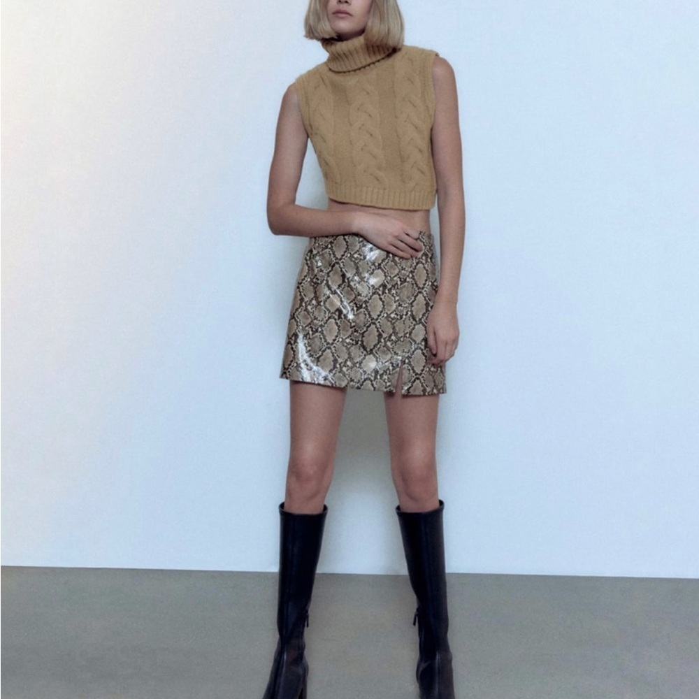 Zara animal print emboss miniskirt